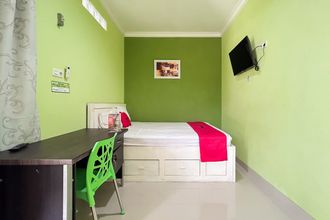 Bedroom 4 RedDoorz Syariah Near SMA N 6 Palembang