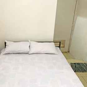 Bedroom 1 Backpacker Homestay Jatisampurna Redpartner, Bank Mandiri KCP Gunung Putri Hotels