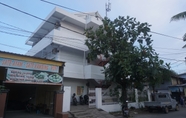 Exterior 4 OYO 94020 Lia Kost Syariah