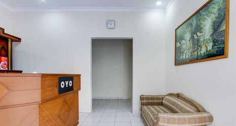 Lobi 2 Hotel O Syariah Griya Wisata