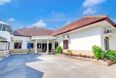 Luar Bangunan Hotel O Syariah Griya Wisata