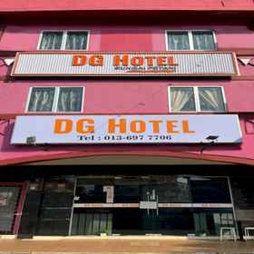 Exterior / Building 1 OYO 90999 DG HOTEL, Merdeka Beach Hotels