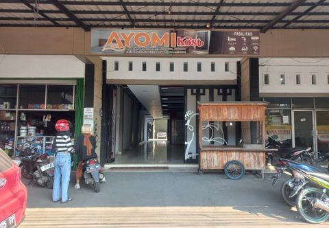 Exterior OYO 94022 Guest House Ayomi Syariah