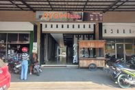 Exterior OYO 94022 Guest House Ayomi Syariah