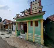 Exterior 6 SPOT ON 94025 Jati Guest House