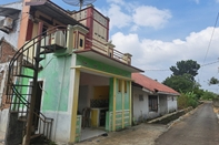 Bangunan SPOT ON 94025 Jati Guest House