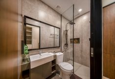In-room Bathroom 5 Cove Equatoria