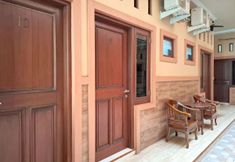 Common Space 4 RedDoorz Syariah near Exit Toll Pekalongan 2