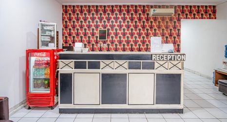 Lobby 2 Collection O Hotel Sanira