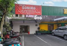 Exterior 2 Collection O Hotel Sanira