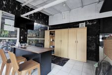 大廳 OYO 94078 Azzahra Homestay Syariah