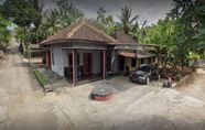 Bangunan 2 SPOT ON 94122 Homestay Arva