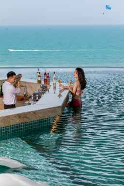 Awaken Danang Hotel, USD 338.02