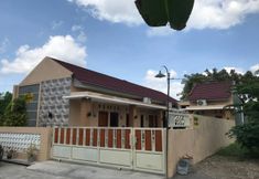 Bên ngoài 4 OYO 94131 Homestay Wijaya Kusuma Syariah