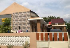 Bên ngoài 5 OYO 94131 Homestay Wijaya Kusuma Syariah