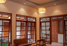 Lobby 4 T-Door Guest House