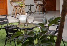Common Space 7 T-Door Guest House