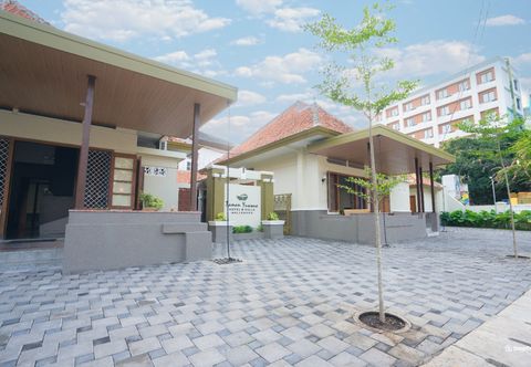 外部的 Taman Yuwono Hotel & Villa Malioboro