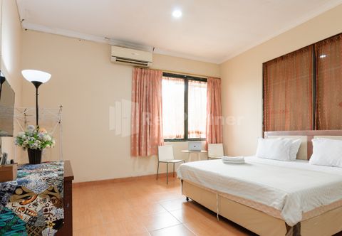 침실 SR Residence near Mall Ciputra Cibubur Mitra RedDoorz