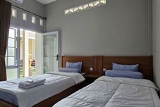 Exterior Guest House Saqeena Syariah near Blitar Park RedPartner