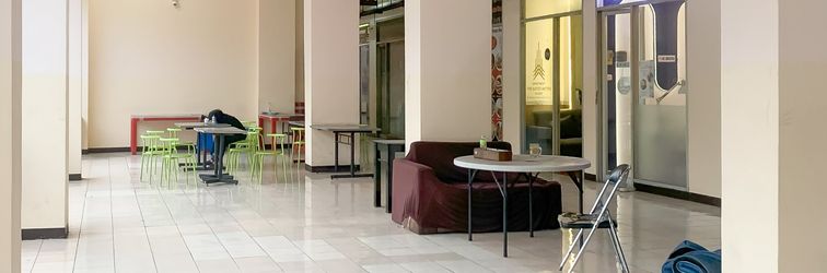 Lobby RedLiving Apartemen The Suites Metro - KS 2 Property Tower E