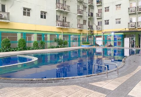 Swimming Pool RedLiving Apartemen The Suites Metro - KS 2 Property Tower E