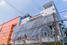 外観 RedDoorz Plus @ D San Residence Buah Batu