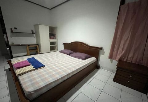 Kamar Tidur OYO 94142 Al Fatih Residence Syariah 2