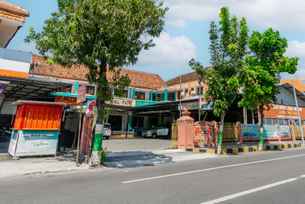 Hotel O Central Madiun Near Stasiun Kota Madiun, THB 284.13