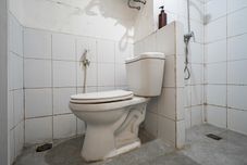 ห้องน้ำภายในห้อง OYO 94158 Gateway Pasteur Apartment By Iyan