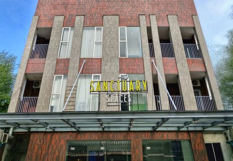 Exterior Sanctuary Spaces Hotel Slipi Tomang