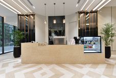 バー、カフェ、およびラウンジ GM Estate Hotel and Executive Apartments