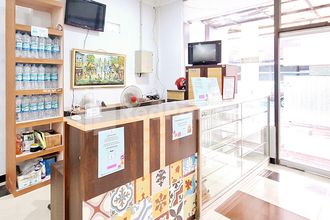 Lobby 4 Aster Triplets Guest House JCM Mitra RedDoorz