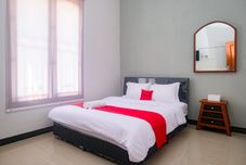 Bedroom RedDoorz near Majapahit Semarang