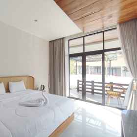 Bedroom 1 Oemah Tahu Banjarnegara Resto and Resort Mitra RedDoorz, TEH NUSANTARA Hotels