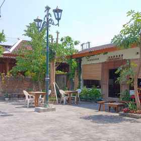 Exterior / Building 3 Kenewae Living near Alun-alun Wonosari Mitra RedDoorz, Panggang Hotels