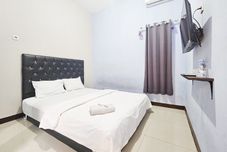 Bedroom Homestay Sido Joyo near Sunrise Mall Mitra RedDoorz