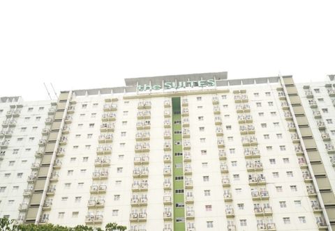 Exterior OYO 94238 The Suite Metro Apartment By Riz Living