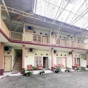 Exterior / Building 1 Hotel Permai Syariah RedPartner Sananwetan Blitar, Blitar Hotels