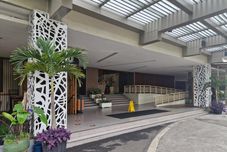 Lobby High Livin Apartment Parahyangan