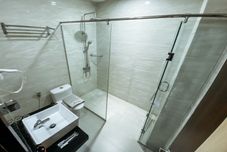 Bilik Mandi dalam Bilik Lucky Star Hotel