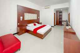 RedDoorz near Exit Toll Kalijati Subang, SGD 26
