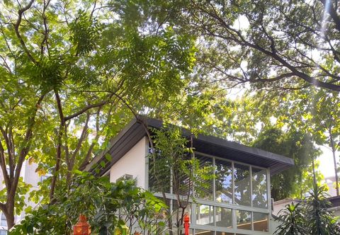 Exterior Cochet de Nimman