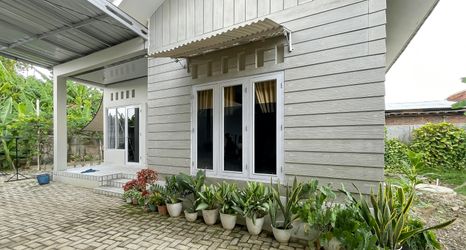 Exterior 2 Urbanview Syariah Sasarengan Inn near RSUD Waled Cirebon