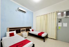 Bedroom 2 RedDoorz @ Politeknik Pelayaran Surabaya