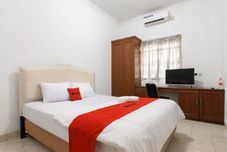 Bedroom RedDoorz near Trans Studio Mall Cibubur