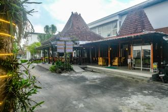 Exterior 4 Urbanview Hotel Syariah Astungkara Space Sleman by RedDoorz