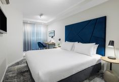 Bedroom 2 Brady Apartment Hotel Flinders Street