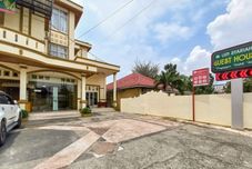 Bangunan RedDoorz Syariah @ UIN Suska GuestHouse