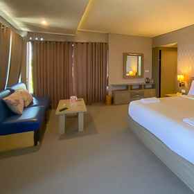 Bedroom 1 โรงแรมแกรนด์ฮิลส์ ใกล้กับ Ketapang Banyuwangi Mitra RedDoorz, โรงแรม & ที่พัก Marga Jaya Store